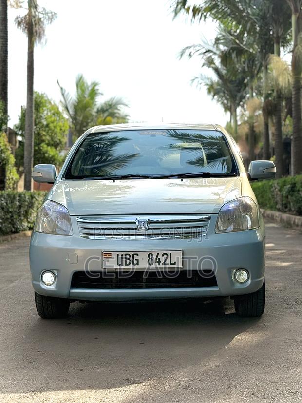 Toyota Raum 2006 Blue