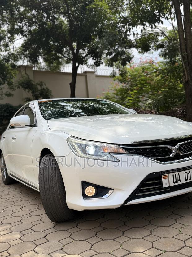 Toyota Mark X 2.5 AWD 2012 White
