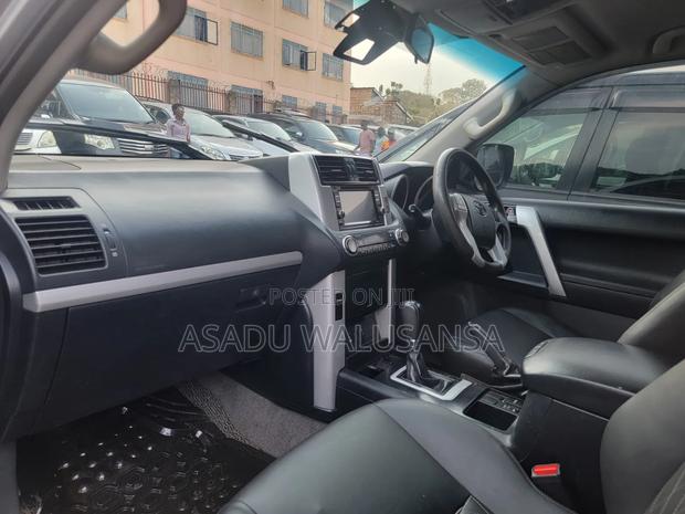 Toyota Land Cruiser Prado 2016 Silver