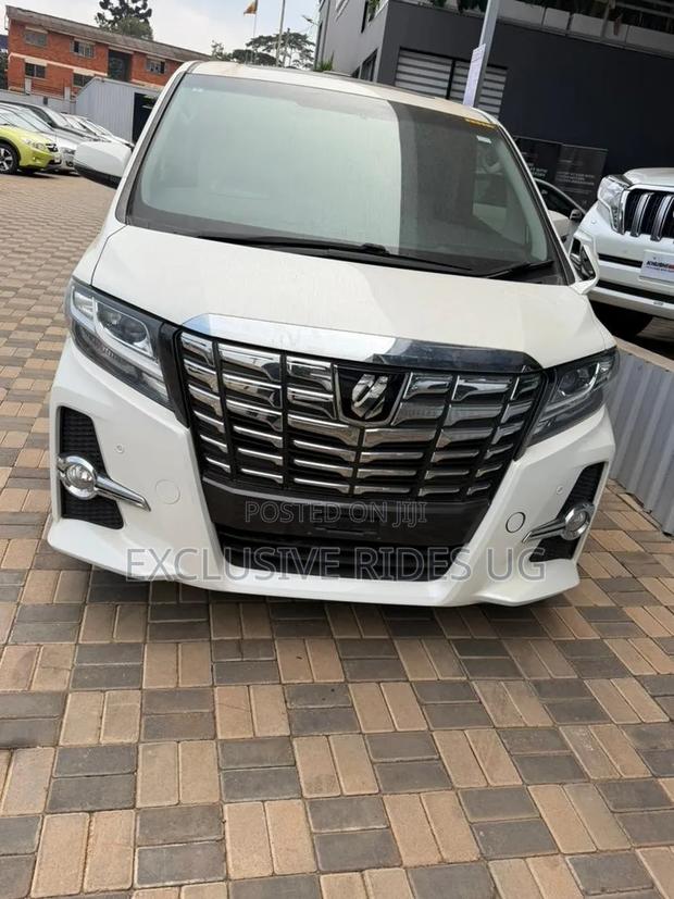 Toyota Alphard 2.5 Petrol FWD 2017 White