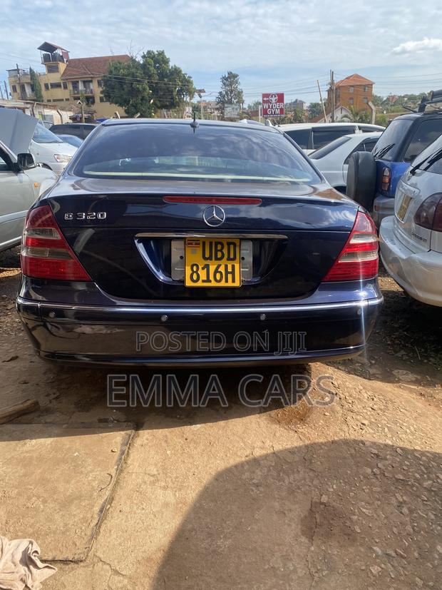 Mercedes-Benz E320 2010 Blue