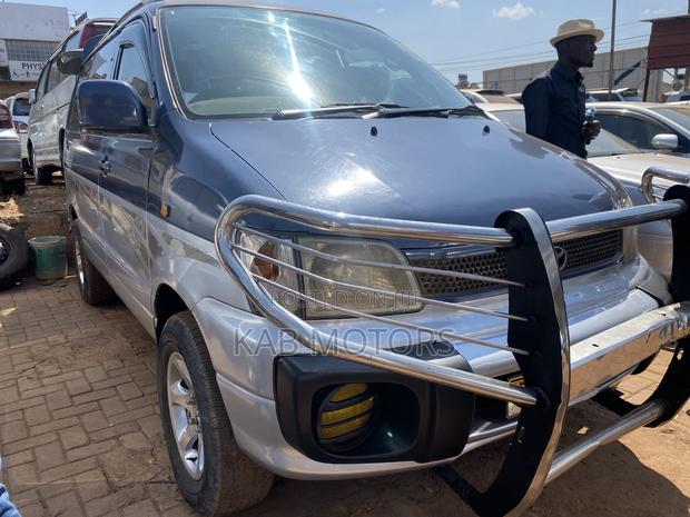 Toyota Noah 2.0 AWD (8 Seater) 2002 Blue
