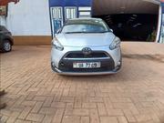 Toyota Sienta 1.5 AWD 2015 Silver for sale