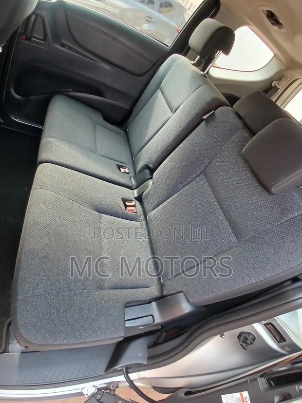 Toyota Sienta 1.5 AWD 2015 Silver