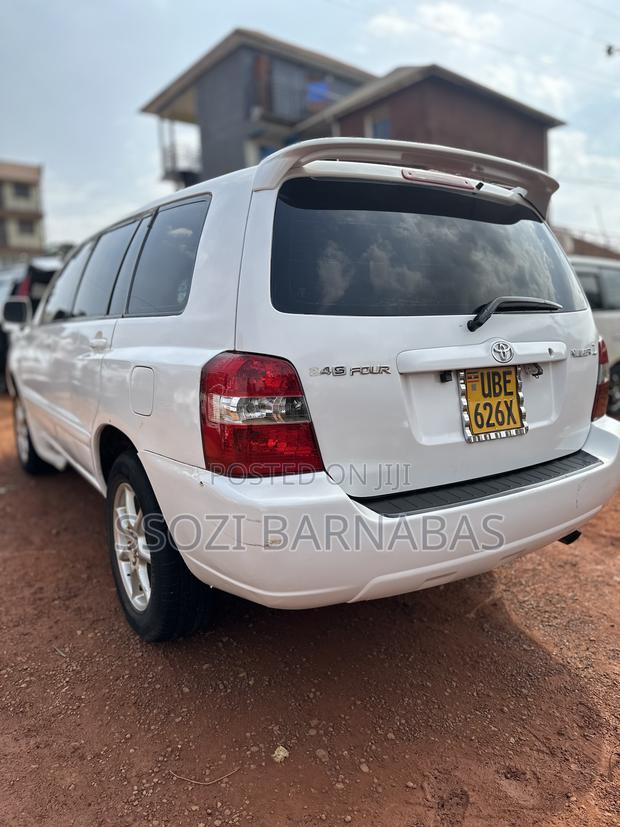 Toyota Kluger 2005 White