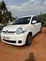 Toyota Sienta 2007 White for sale