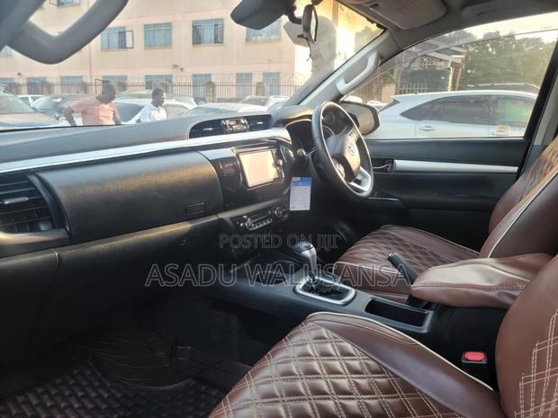 Toyota Hilux 2018 Black