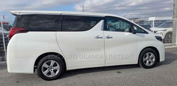 Toyota Alphard 2.5 Petrol AWD 2018 White