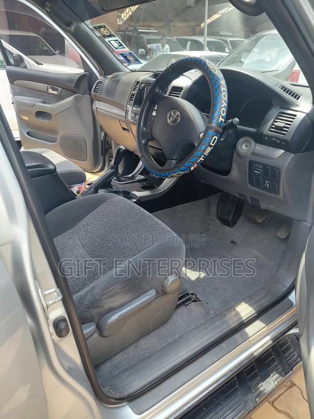 Toyota Land Cruiser Prado 2005 Silver