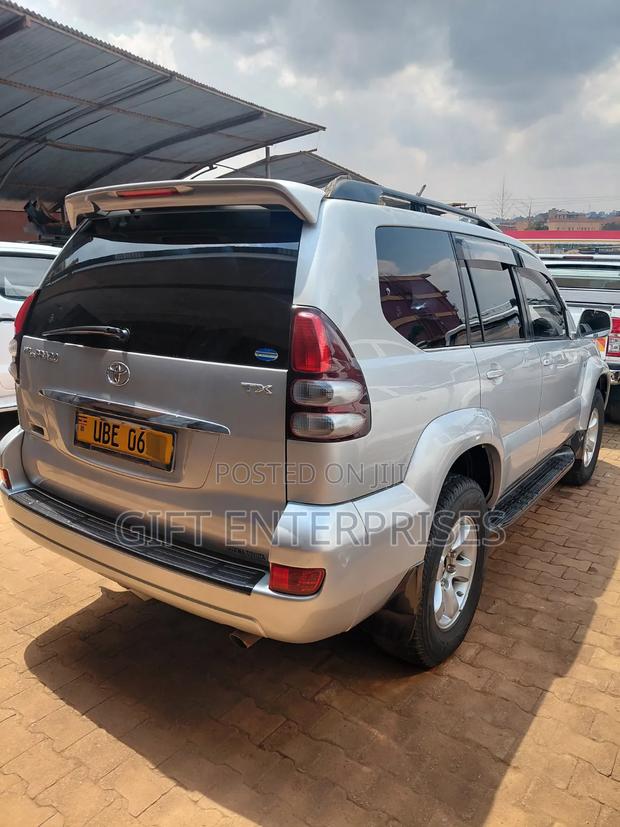 Toyota Land Cruiser Prado 2005 Silver