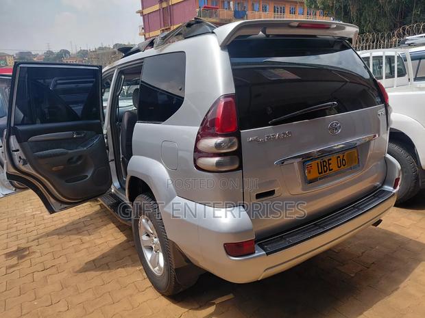 Toyota Land Cruiser Prado 2005 Silver