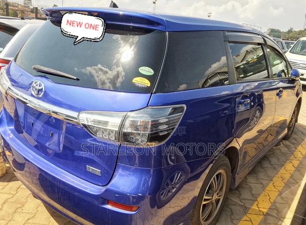 Toyota Wish 2013 Blue