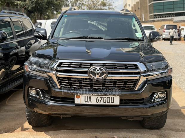 Toyota Land Cruiser 2015 Black