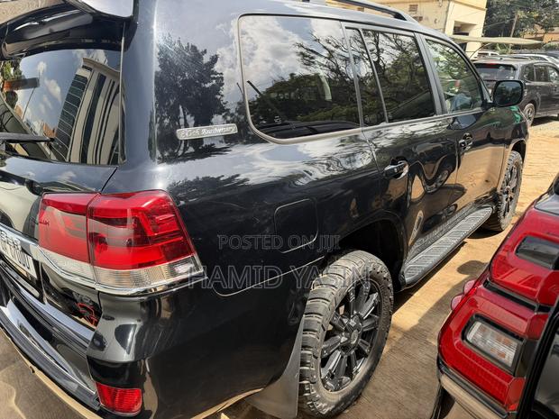 Toyota Land Cruiser 2015 Black