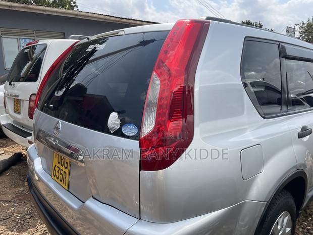 Nissan X-Trail 2010 Silver