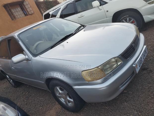 Toyota Corolla 2000 Silver