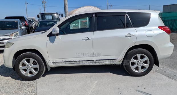 Toyota Vanguard 2011