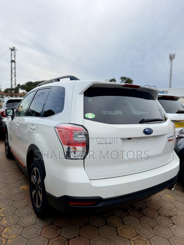 Subaru Forester 2.5i Limited AWD 2017 Pearl