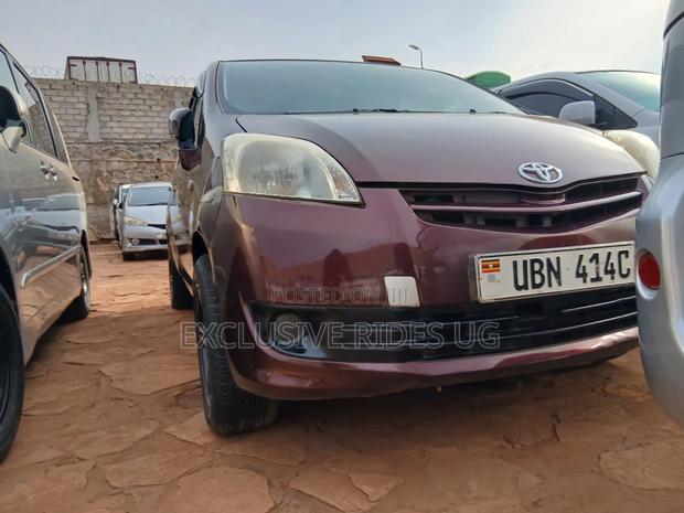 Toyota Passo Sette 1.5 AWD 2011 Maroon