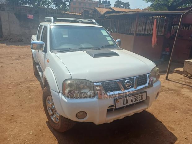 Nissan NP300 2013 White