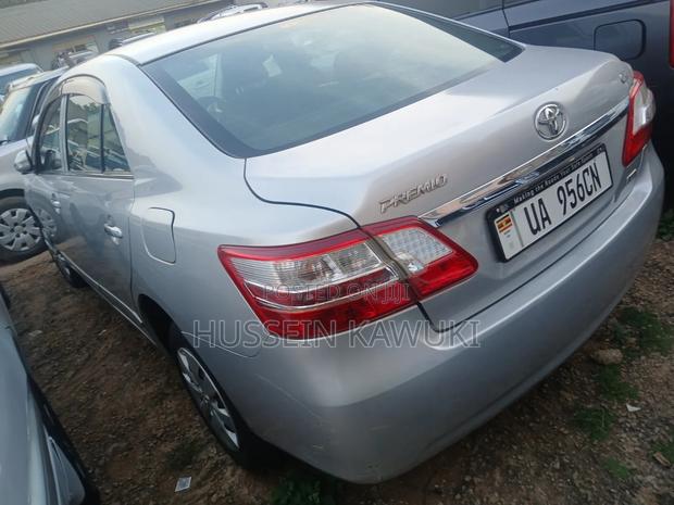 Toyota Premio 2012 Silver