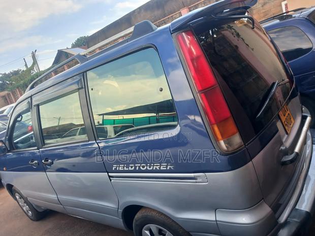 Toyota Noah 2001 Blue