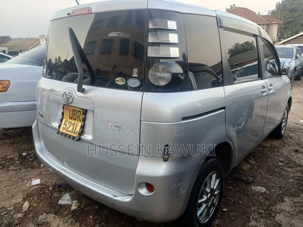 Toyota Sienta 2008 Silver