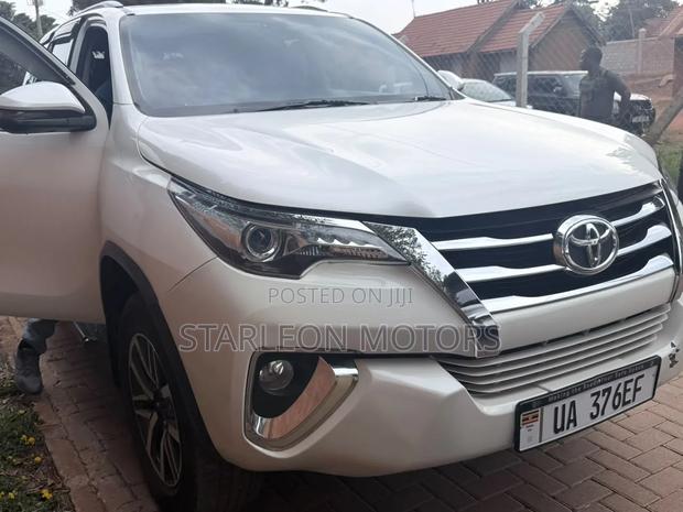 Toyota Fortuner 2018 Silver
