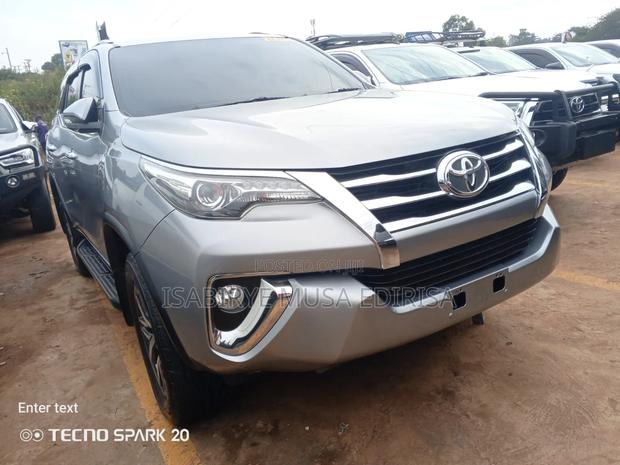 Toyota Fortuner 2017 Silver