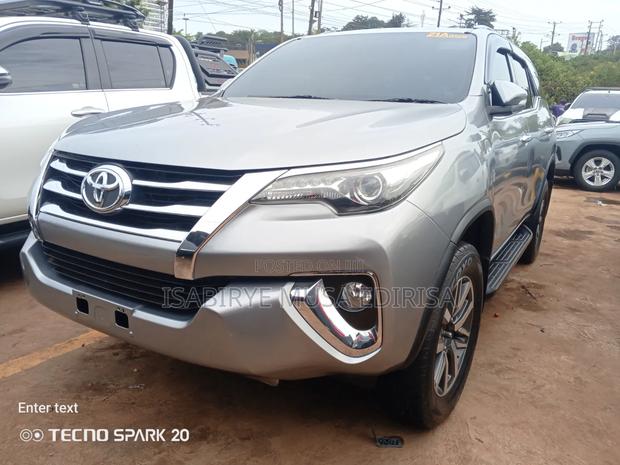 Toyota Fortuner 2017 Silver