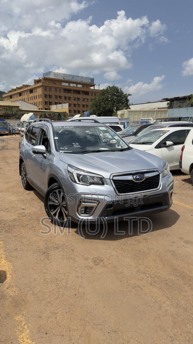 Subaru Forester Premium AWD 2019 Silver