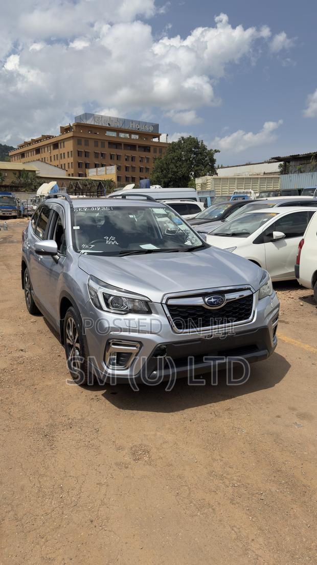 Subaru Forester Premium AWD 2019 Silver