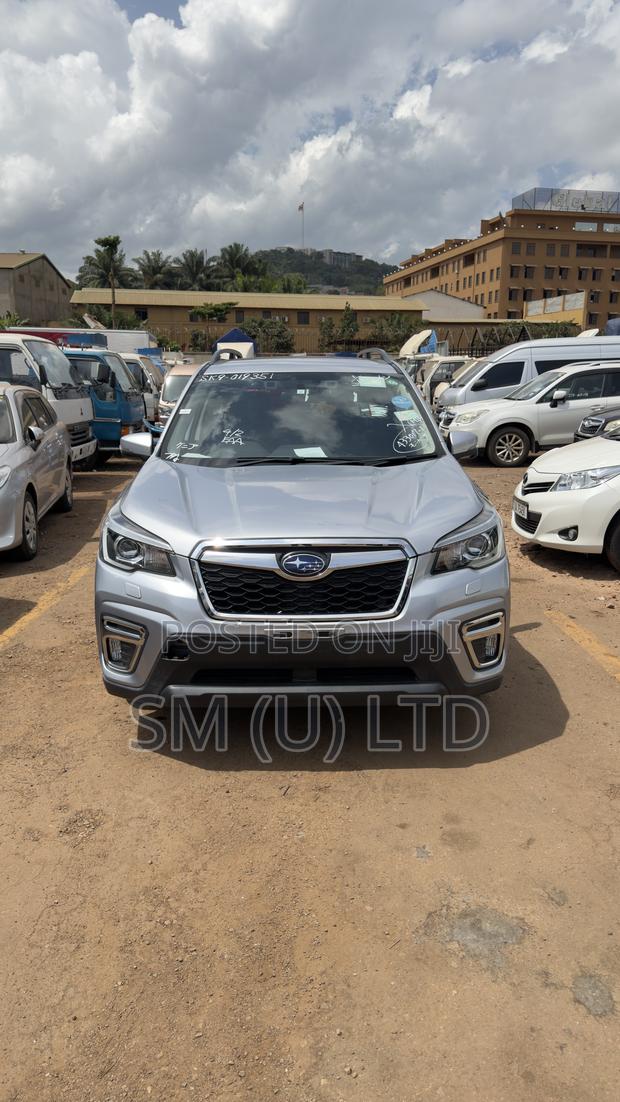 Subaru Forester Premium AWD 2019 Silver
