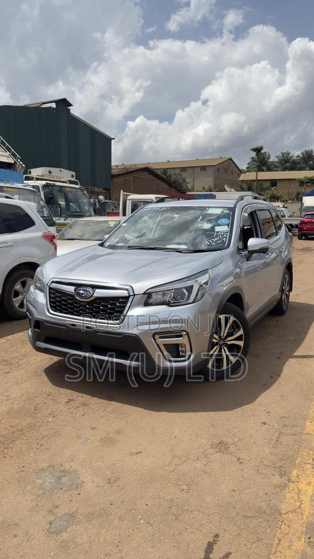 Subaru Forester Premium AWD 2019 Silver