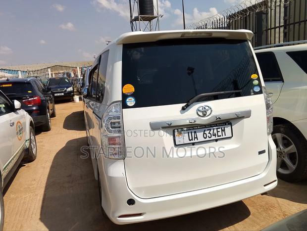 Toyota Voxy 2012 White