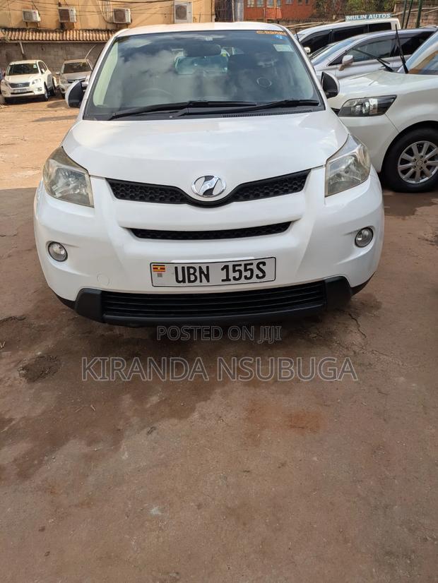 Toyota IST 2009 White
