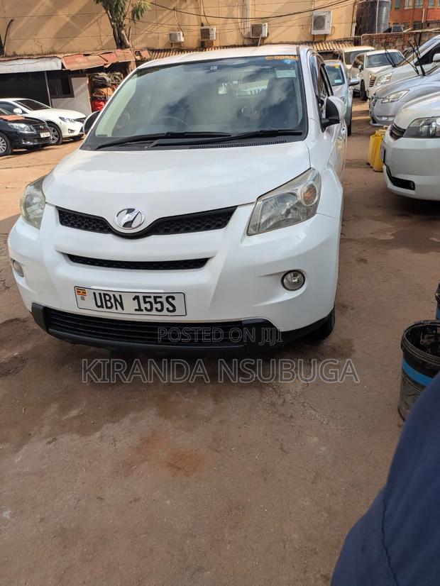 Toyota IST 2009 White