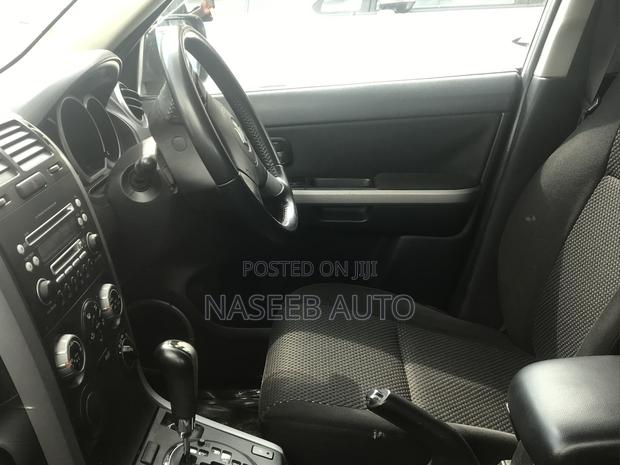 Suzuki Escudo 2009 Silver