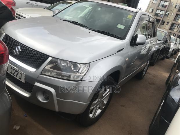 Suzuki Escudo 2009 Silver