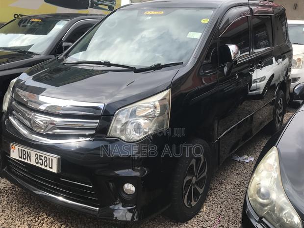 Toyota Noah 2012 Black