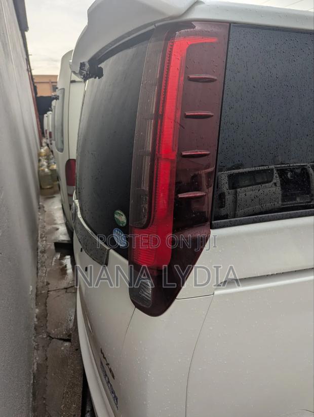 Toyota Noah 2015 White