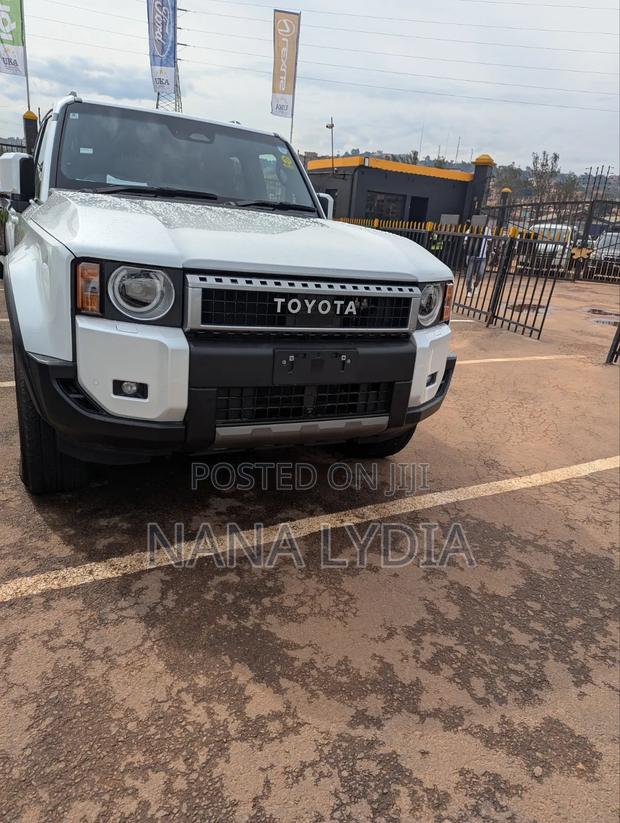 Toyota Land Cruiser Prado 2023 White