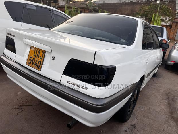 Toyota Carina 2000 White