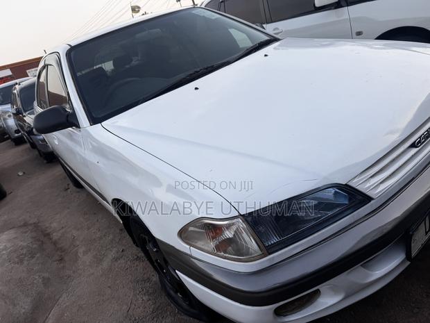 Toyota Carina 2000 White
