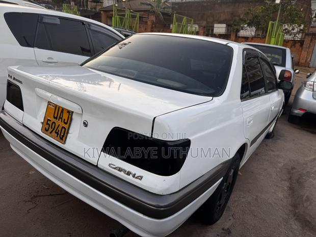 Toyota Carina 2000 White