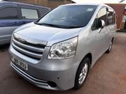Toyota Noah 2009 Silver for sale