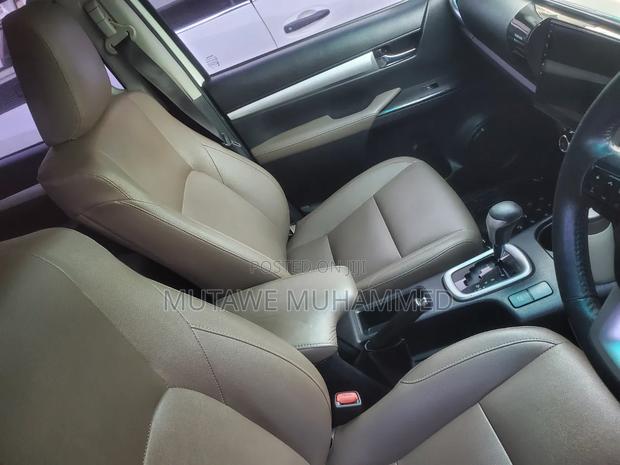 Toyota Hilux 2015 White