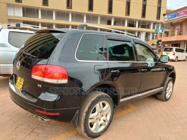 Volkswagen Touareg 2011 Black