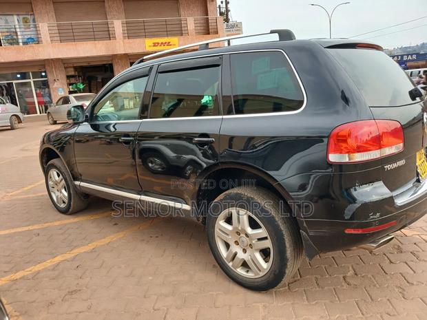 Volkswagen Touareg 2011 Black