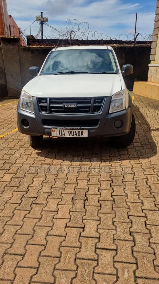 Isuzu D-MAX 2011 White